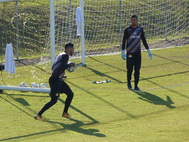 Artur já chegou no Tigre. Luiz quer evitar o oba-oba