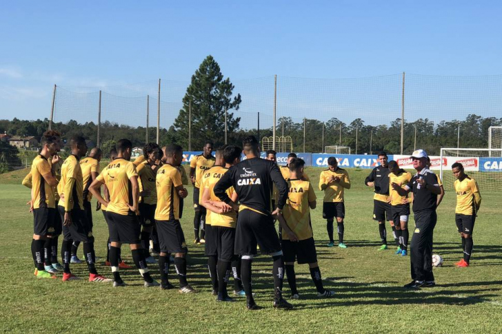 Mazola ensaia o Criciúma no embalo de Argel