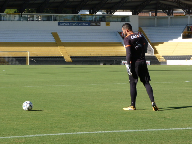 Goleiro do Criciúma é especulado no Sport