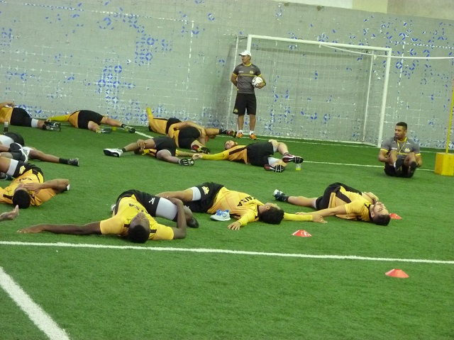 A ordem é não tomar gol. Argel estuda três volantes