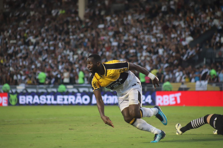 Árbitro de Vasco e Criciúma jogava com Bolasie no FIFA