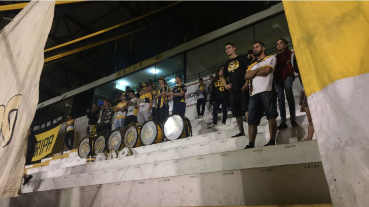 “Volta, Angeloni”, pede torcida