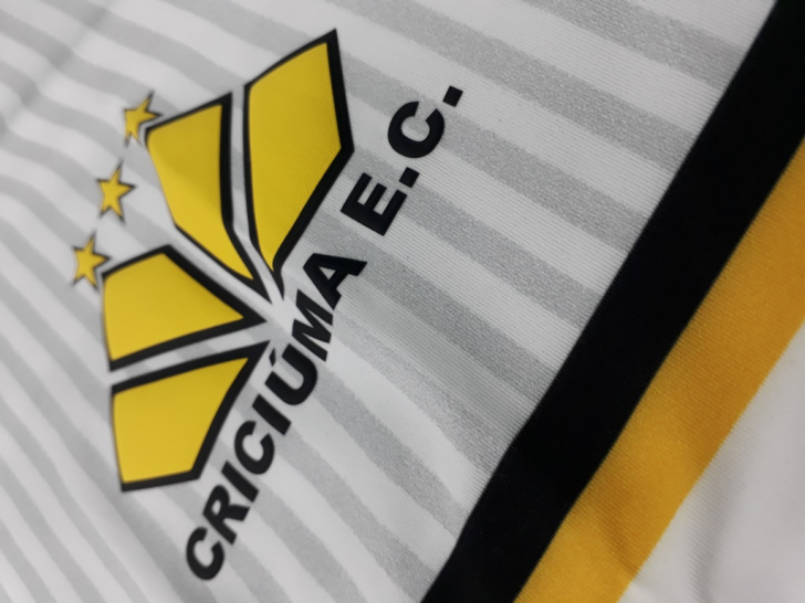 Em dois dias, Tigre vende mais de 400 camisas