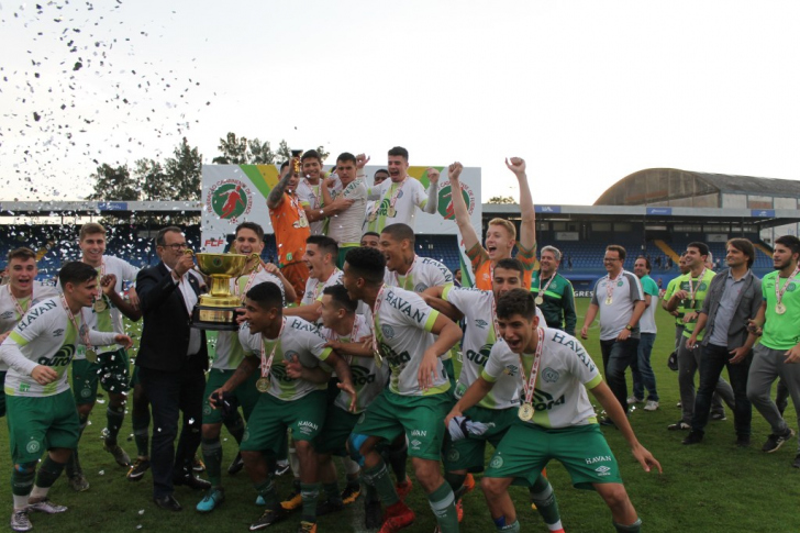 Estadual de Juniores: Tubarão vice, Chape campeã