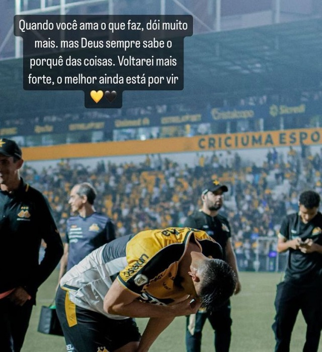 Wilker Ángel lamenta lesão nas redes sociais