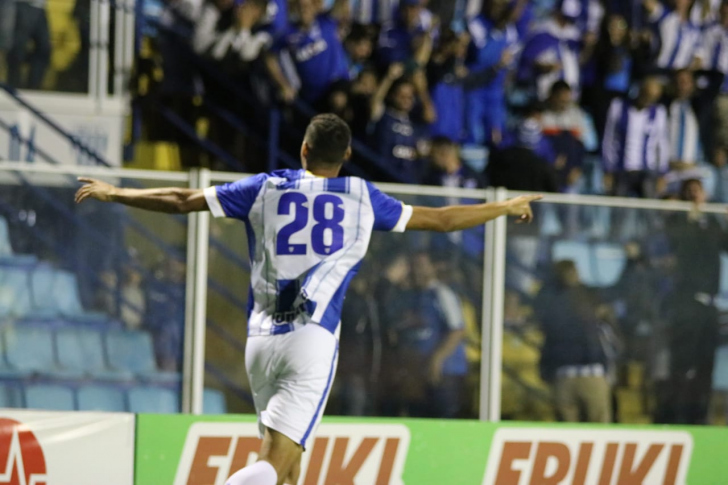 Avaí ajuda. Tigre a uma vitória do G-4