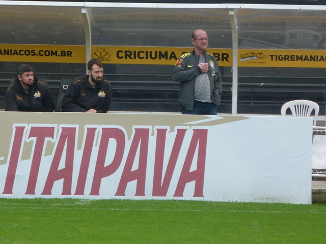 Dal Farra de volta, Luiz e os 200 jogos, Chape de olho