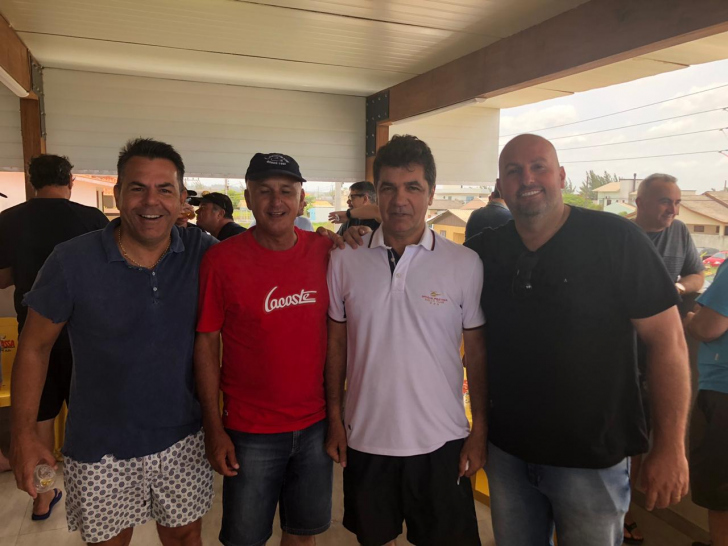 Churrasco do Tita com política no Rincão