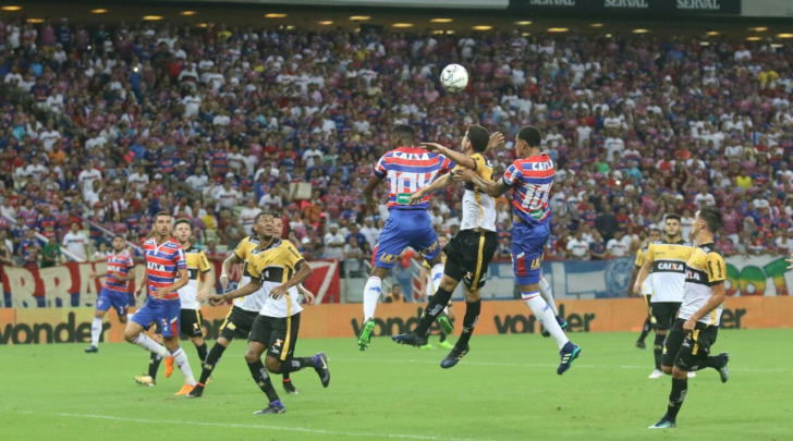 A busca desenfreada do lanterna Tigre por reforços