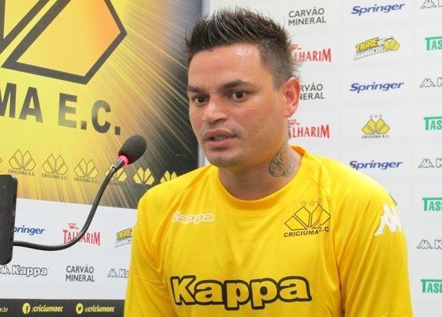 Fábio Ferreira voltando para o Criciúma