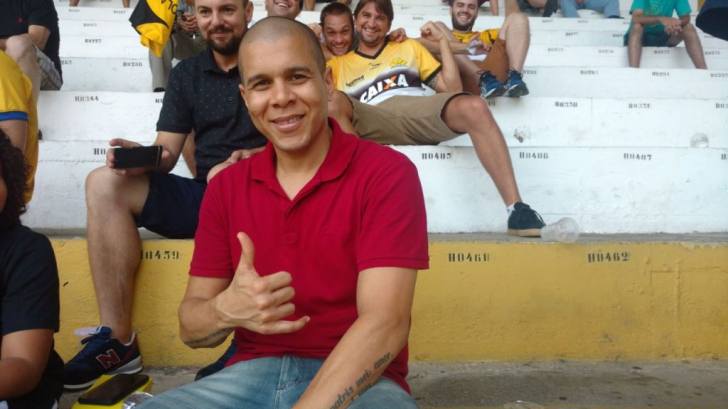 Fernandinho, ex-Tigre, encerra a carreira
