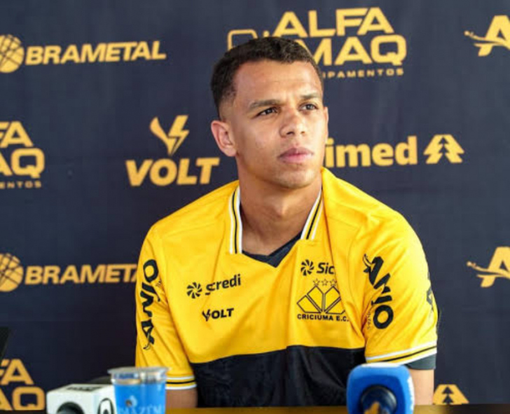 Sandry alega problemas pessoais e pede pra deixar o Criciúma 