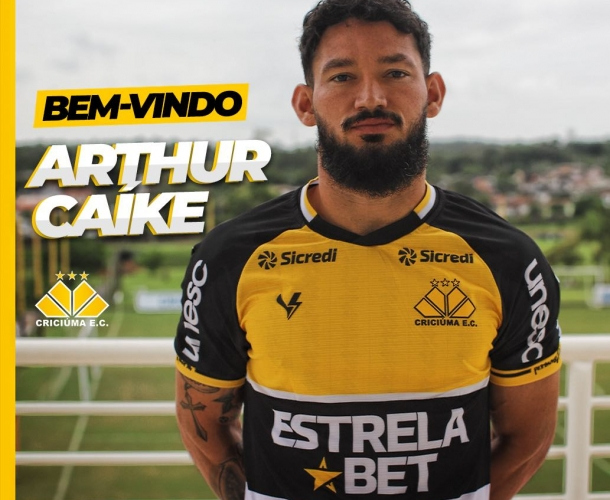 Criciúma anuncia oficialmente a contratação de Arthur Caíke