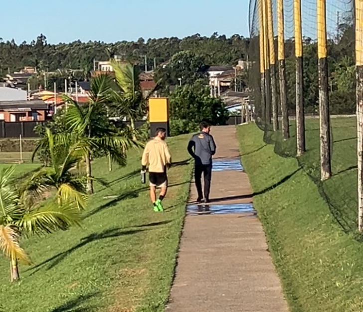 Fellipe Mateus treina em separado e é dúvida contra o Palmeiras