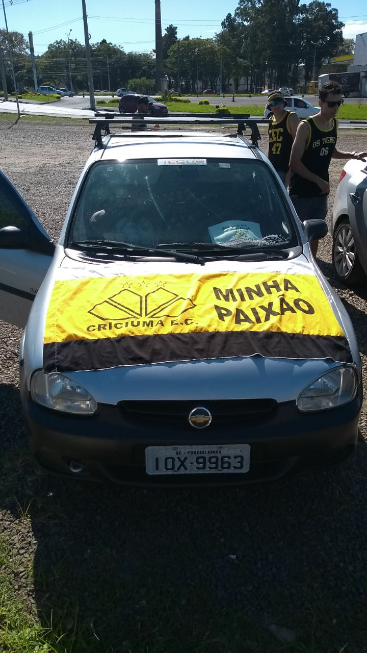 Uma carreata tricolor para abrir o sábado