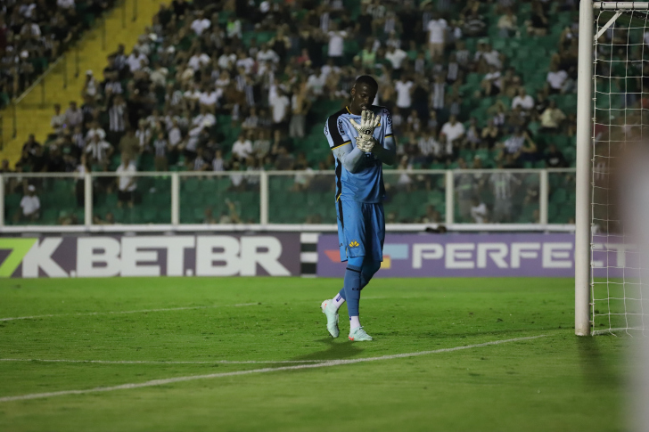 Caíque deve ser a única novidade no Criciúma para enfrentar o Barra