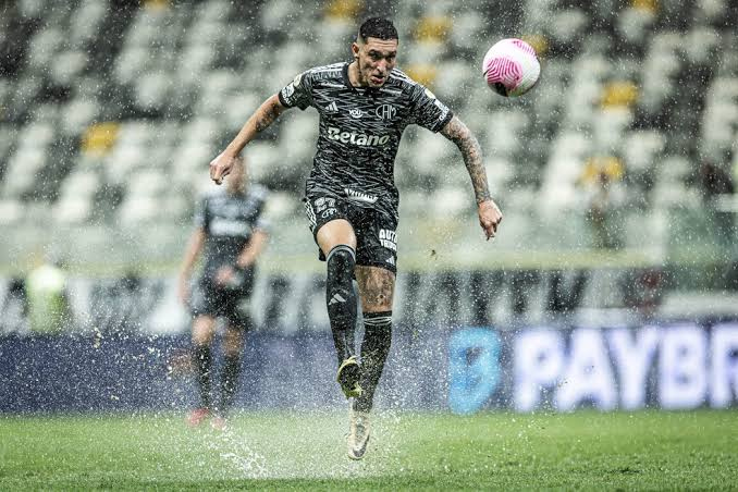 Criciúma confirma a chegada do volante Paulo Vitor