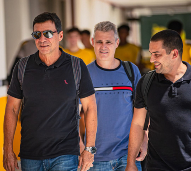 Quem são o auxiliar técnico e o preparador físico que chegaram com Zé Ricardo