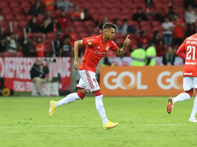 Tigre oficializa a contratação de Gabriel Barros