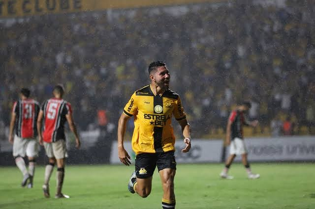 CRB sonda o atacante Neto Pessoa