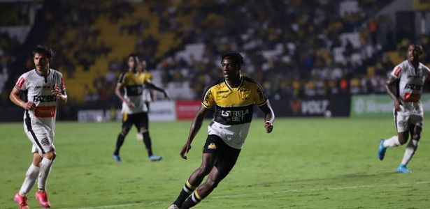 Negociações encerraram e Samuel Otusanya fica no Criciúma