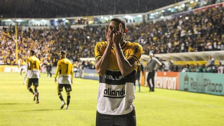 Esfria a negociação com o atacante Hygor