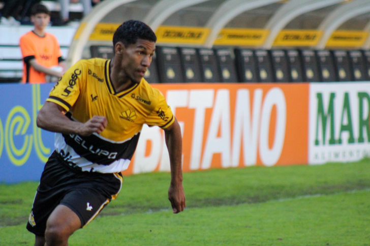 Rodrigo Souza rescinde contrato de empréstimo com o Sampaio Corrêa 