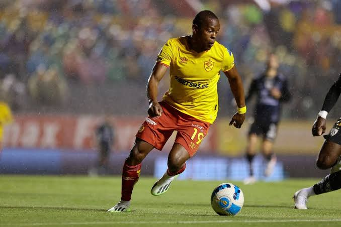 Criciúma está perto de anunciar Yerson Candelo, lateral do Aucas/EQU