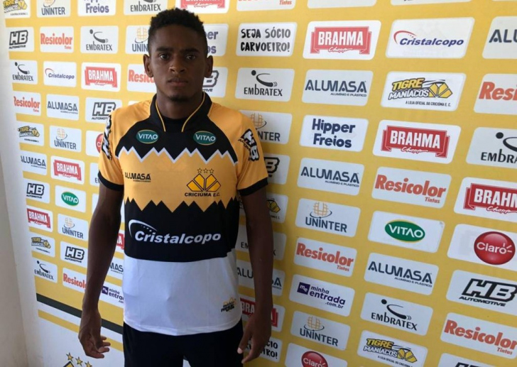 Após briga no CT, Tigre dispensa atacante e zagueiro