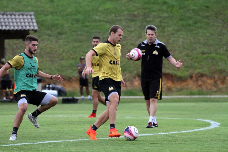 Lucas Coelho e os artilheiros do Tigre