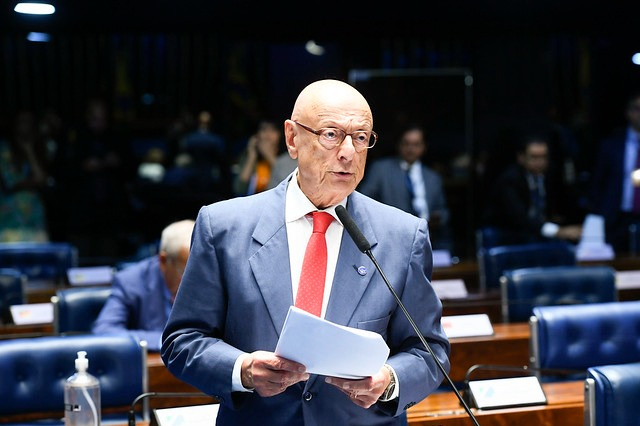 Vais levar Salvaro para o PP ou vais perdê-lo para o PSD de Júlio Garcia, perguntei a Esperidião Amin