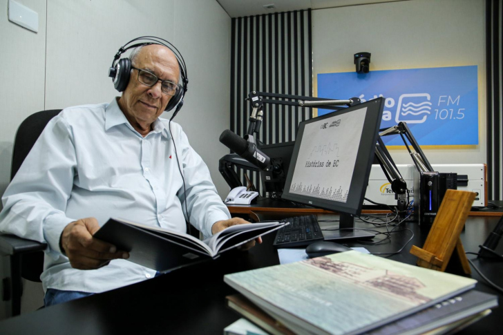 Fechei 79 anos neste maio e vivo a intensidade do tempo, antes de as cortinas fecharem e a peça acabar