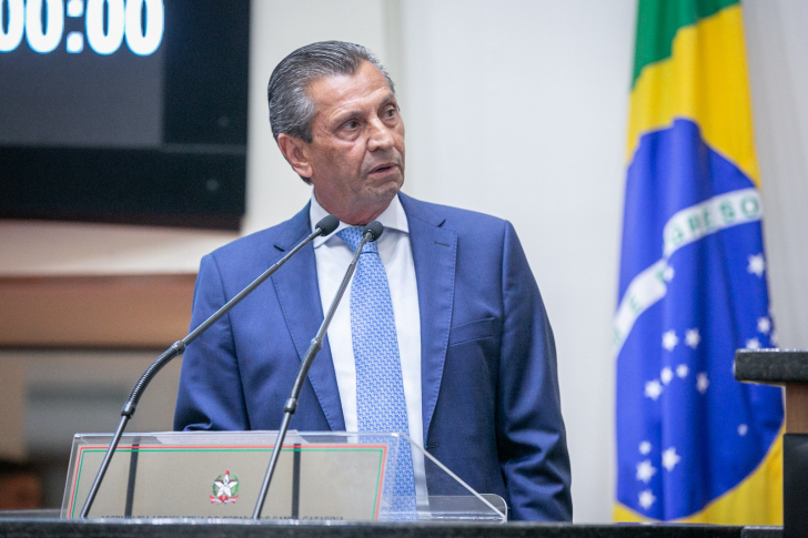Júlio Garcia detalha a fatura e cobra a conta de Guidi