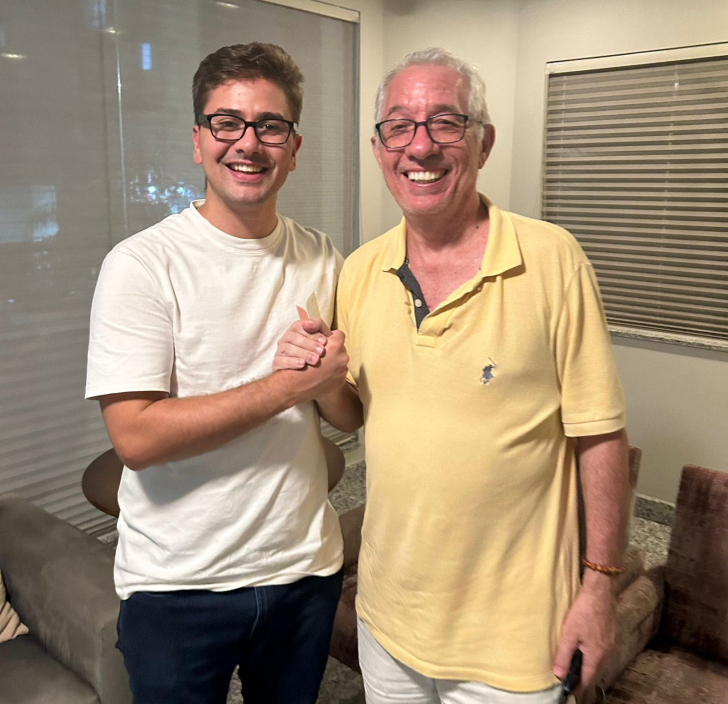 Ex-prefeito de Criciúma recebe pré-candidato a vereador e diz: "política não dá saltos"