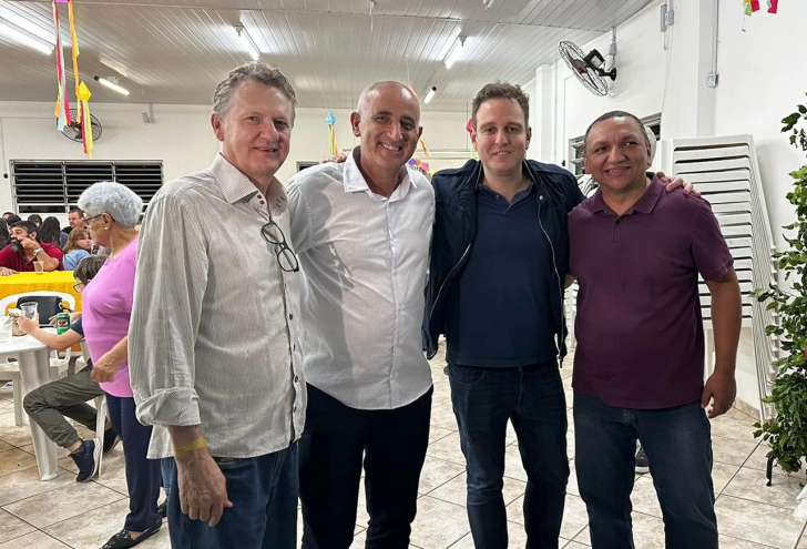 O fato em foto: Paulo Ferrarezi (MDB) com Guidi (PL)