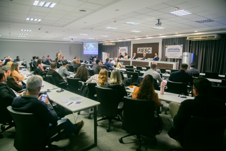 Feesc encerra o 1º Fórum Catarinense das Parcerias Público-Privadas e Desestatizações aproximando gestores, financiadores e agentes de inovação
