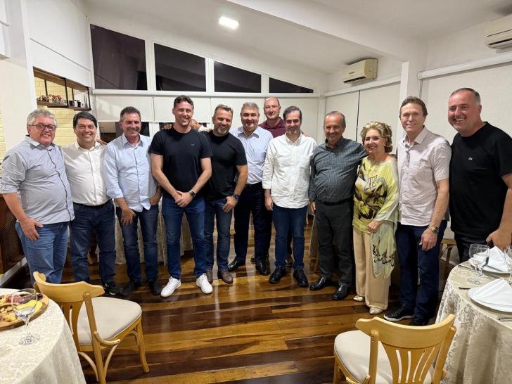 Durante jantar, Jorginho Mello faz convite a Mauro de Nadal (MDB)