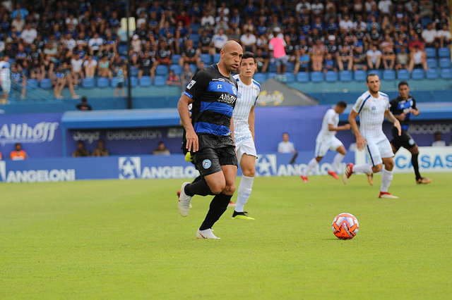 Tubarão afundado. Marcílio na mira do Tigre