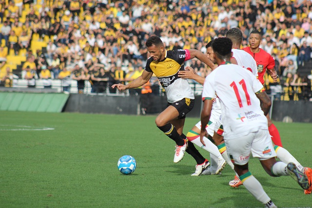 Defesa tricolor volta a ser forte na reta final da Série B