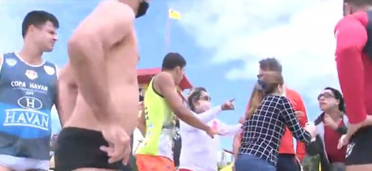 Os selvagens na praia