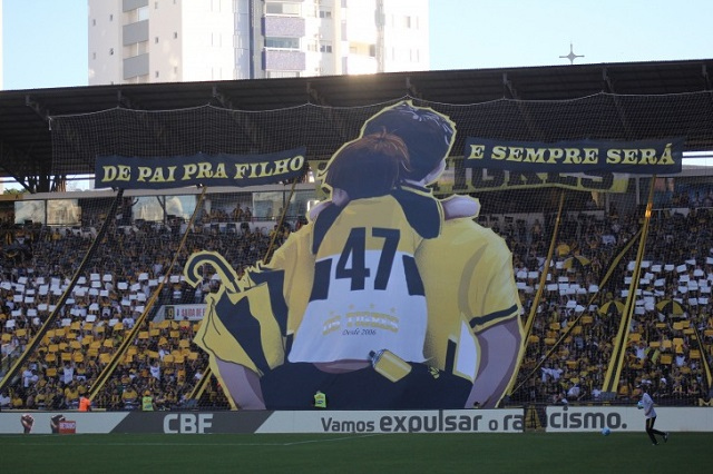 Estádio lotado e mosaico "zicam" o Criciúma?