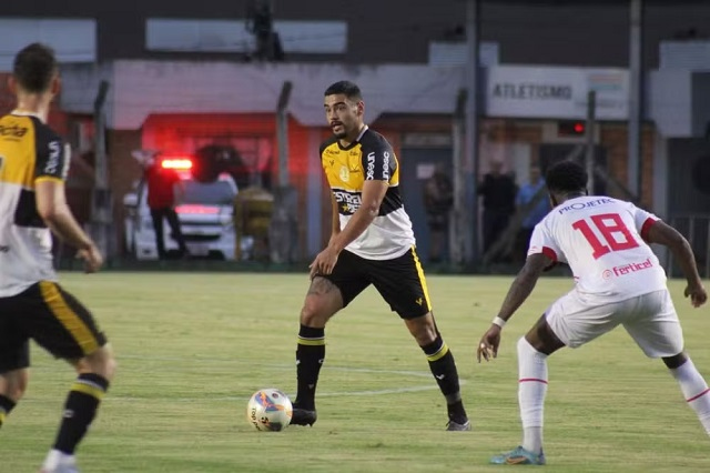 Dúvida para esta quinta, Barreto estava na última vitória do Criciúma sobre o Bahia