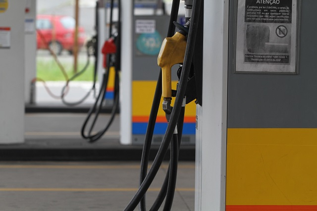 Vamos falar de preço de gasolina?