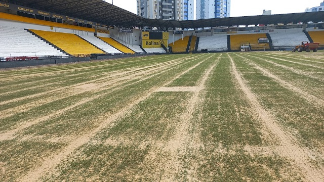 Obras nos gramados do Heriberto Hülse e CT estão a todo vapor (FOTOS)