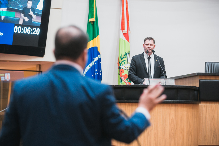 Clima esquentou na Alesc: deputado desafia líder de governo a visitar hospitais junto dele