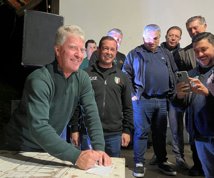 Eleito no MDB, prefeito de Águas Mornas migra para o PSD