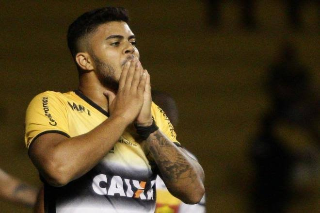 João Paulo se despede. Liel no Tubarão. Técnico perto