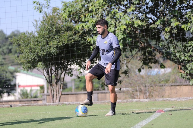 João Carlos viaja para São Paulo e se junta ao grupo tricolor