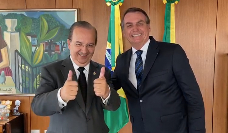 Pressionado pelo bolsonarismo, Jorginho encurta viagem internacional
