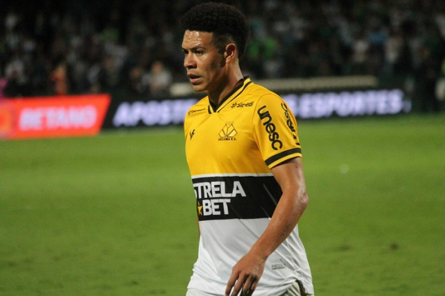 Marquinhos Gabriel é poupado na reapresentação